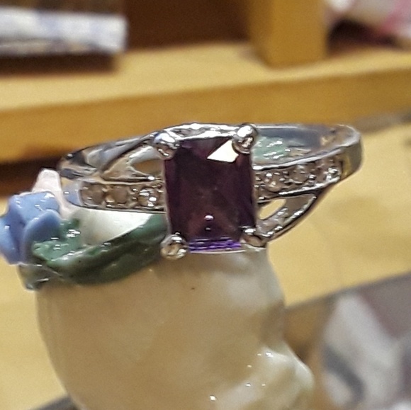 Sterling silv Amythest Ring - Picture 3 of 5